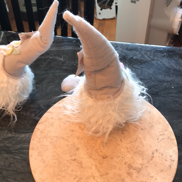 BNWT HOLIDAY Gnome - Picture 3 of 5